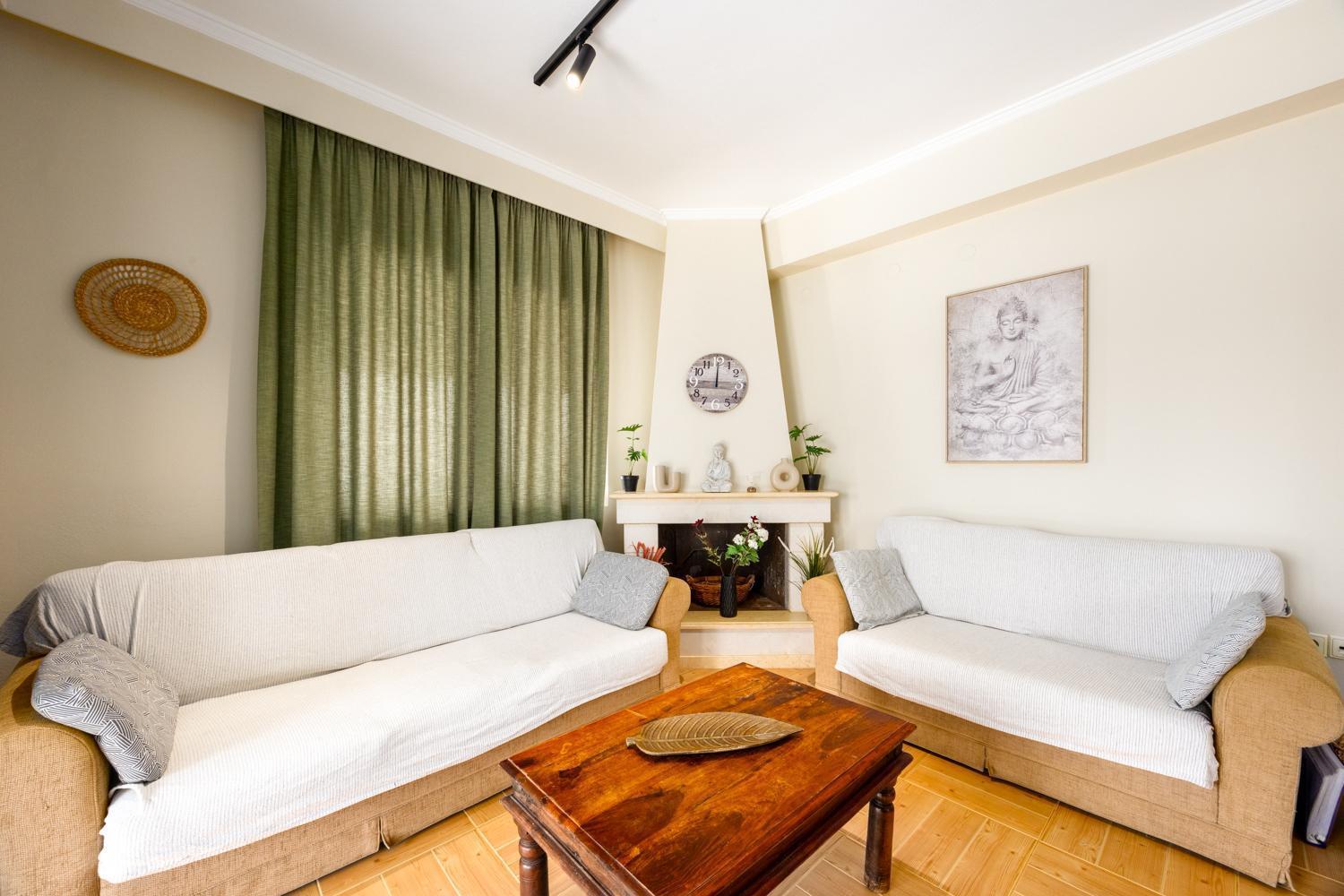 Ioanna Agios Stephanos Villa