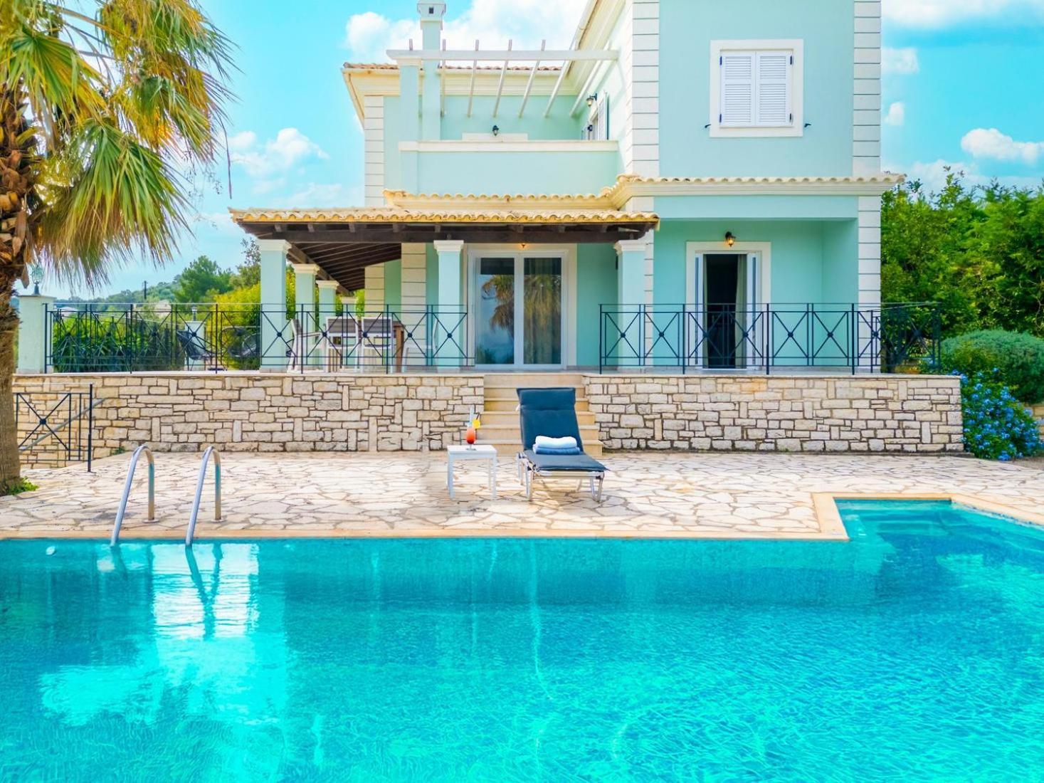 Ioanna Agios Stephanos Villa *