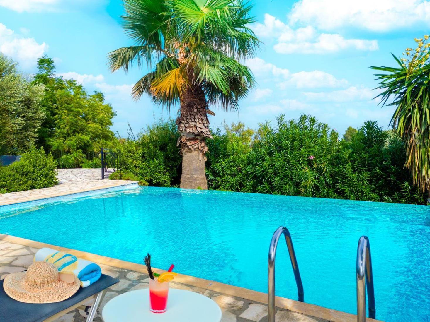 Ioanna Agios Stephanos Villa